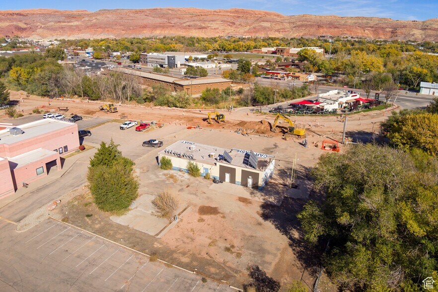 More Photos Of 588 Kane Creek Blvd, Moab General Retail For Sale
