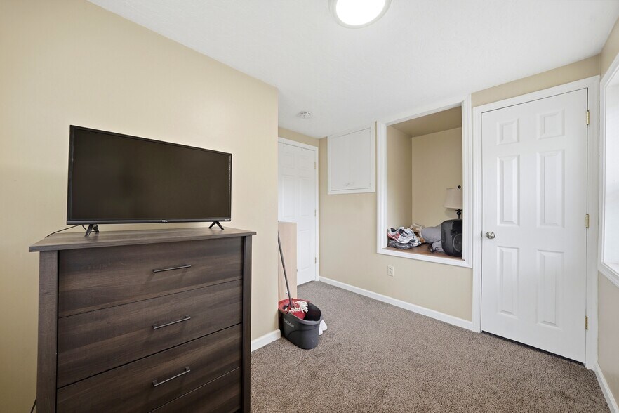More Photos Of 55 Washington St, Lockport Apartments For Sale