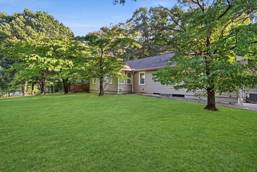 More Photos Of 3365 Thompson Bridge Rd, Gainesville Freestanding For Sale