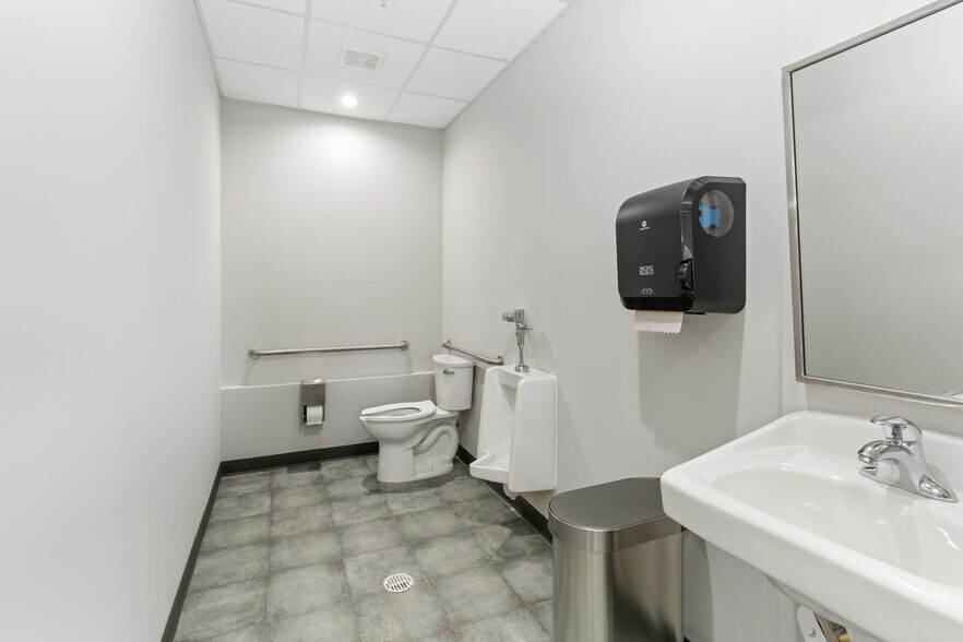 More Photos Of 4640 S University Dr, Davie Medical For Sale