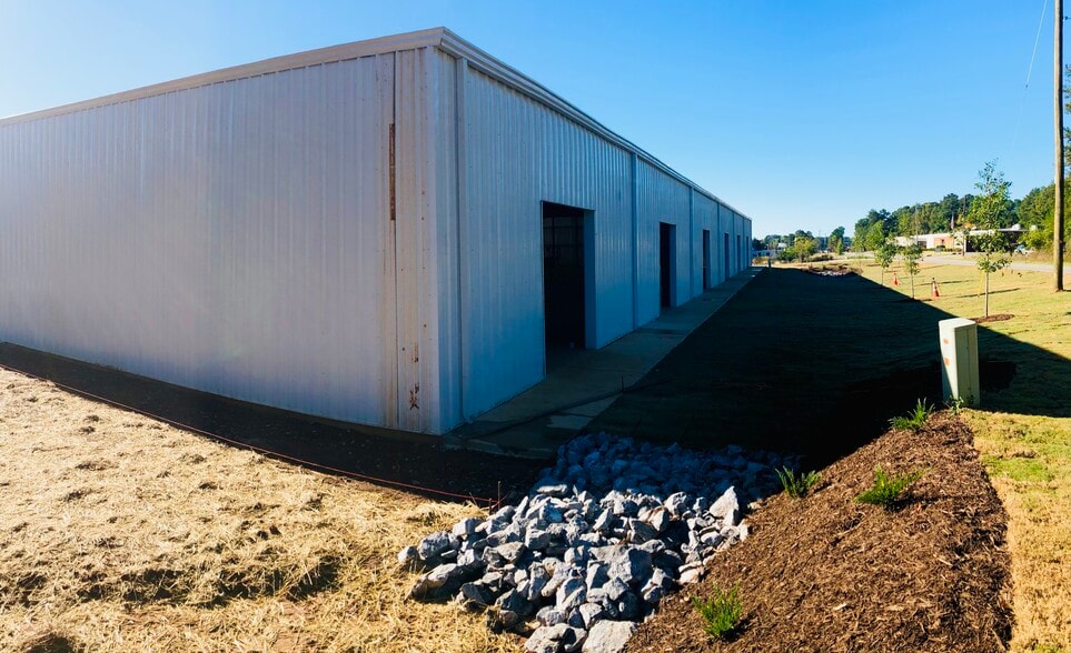 More Photos Of 670 Old Hull, Athens Flex For Lease
