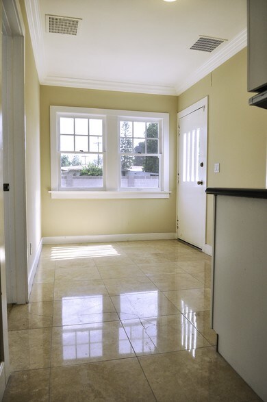 More Photos Of 1533 E 4th St, Santa Ana Medical For Lease