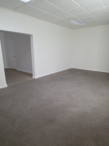 More Photos Of 44143-44147 20th St W, Lancaster Medical For Sale