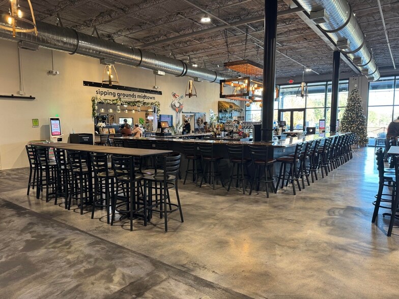 More Photos Of 235 NE Watula Ave, Ocala General Retail For Sale