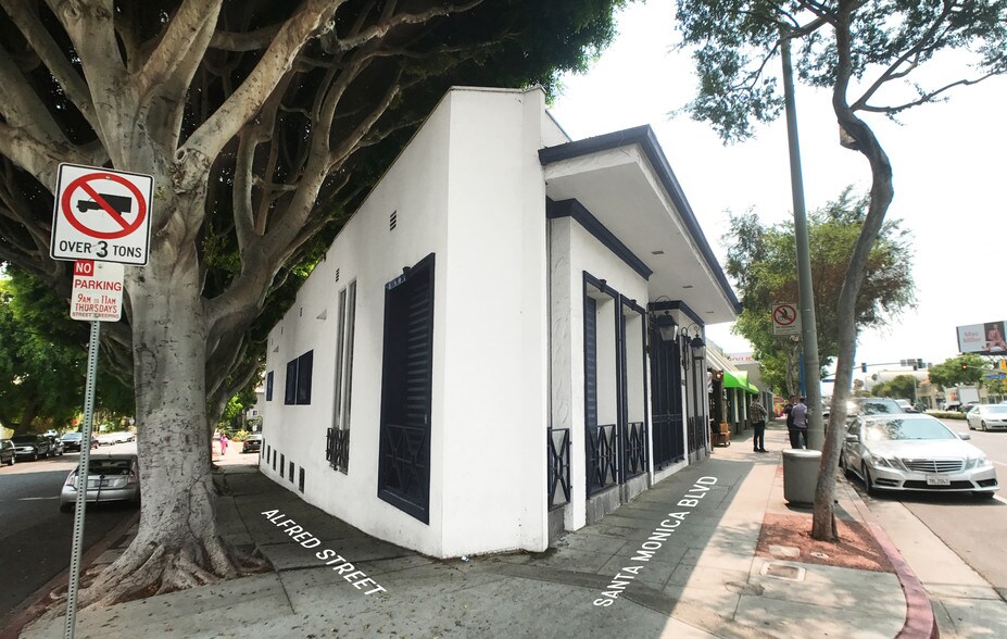 More Photos Of 8460 Santa Monica Blvd, West Hollywood Freestanding For Sale