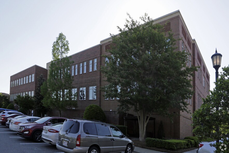 More Photos Of 400 Meadowmont Village Cir, Chapel Hill Office Residential For Lease