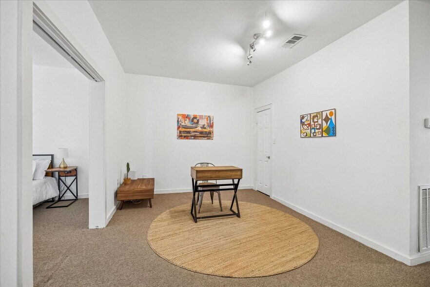 More Photos Of 1812 Kane St, Houston Office Residential For Sale