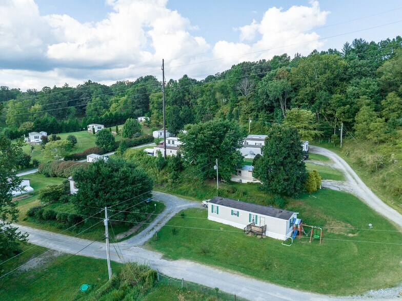More Photos Of 371 Riverview Dr, Waynesville Manufactured Housing Mobile Home Park For Sale