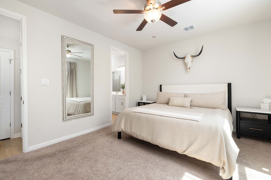 More Photos Of 2127 Hofstaat, New Braunfels Hospitality For Sale