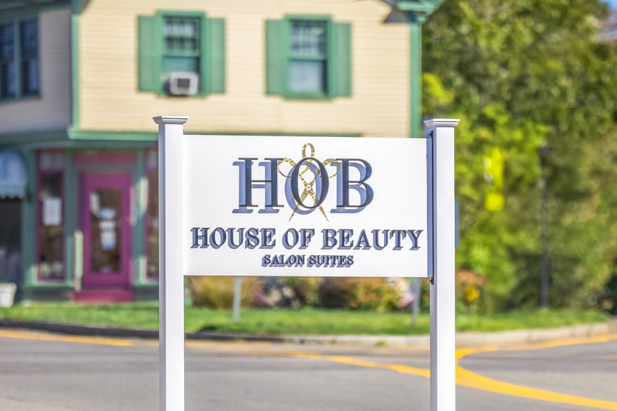 More Photos Of 712 Main St, Hyannis Storefront Retail Office For Sale