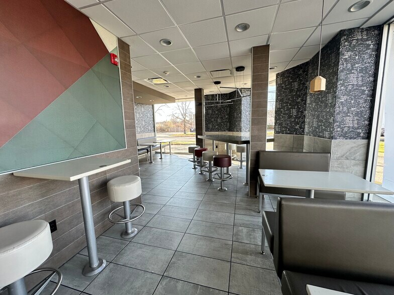 More Photos Of 3850 Veterans Memorial Hwy, Bohemia Fast Food For Lease