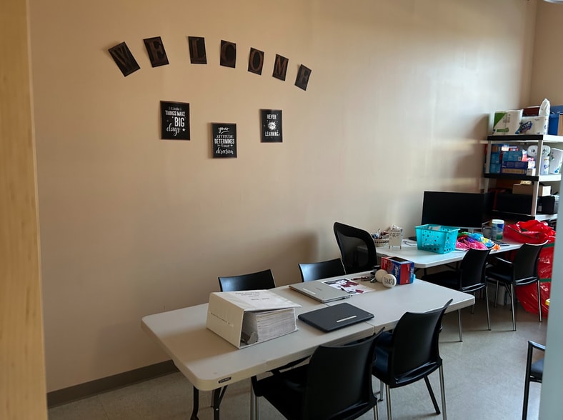 More Photos Of 306 Race St, Holyoke Medical For Lease