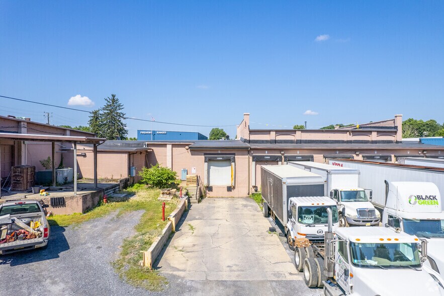 More Photos Of 50 Hilton St, Easton Warehouse For Lease