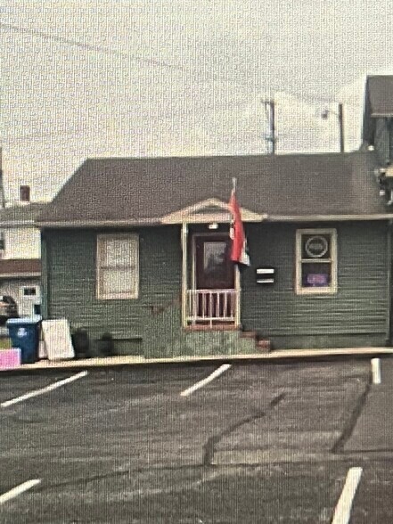 Primary Photo Of 12 S Queen St, Rising Sun Loft Creative Space For Lease