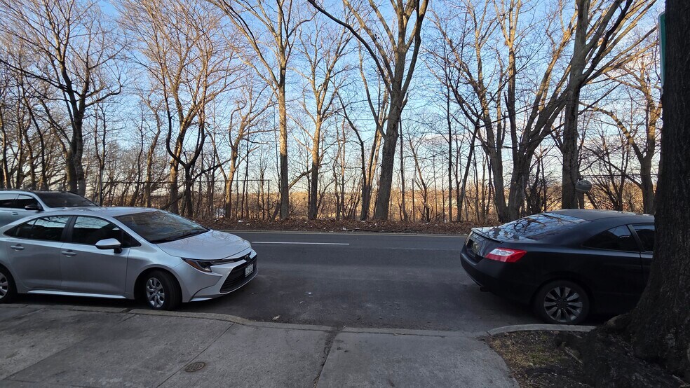 More Photos Of 76-18 Grand Central Pky, Forest Hills Apartments For Sale