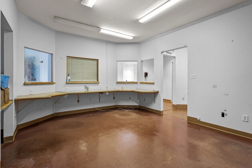 More Photos Of 100 Smithfield Ave, Pawtucket Medical For Sale
