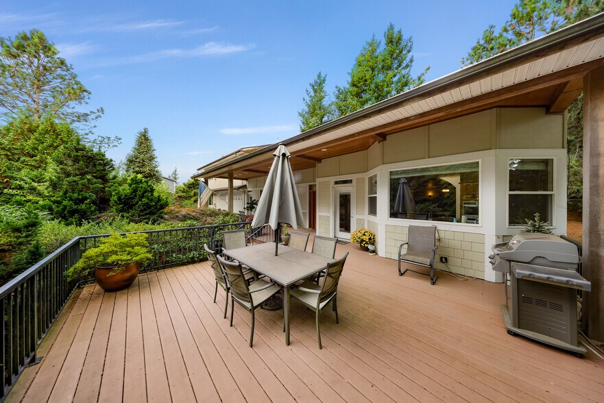 More Photos Of 918 Citadel Dr, Everson Multifamily For Sale