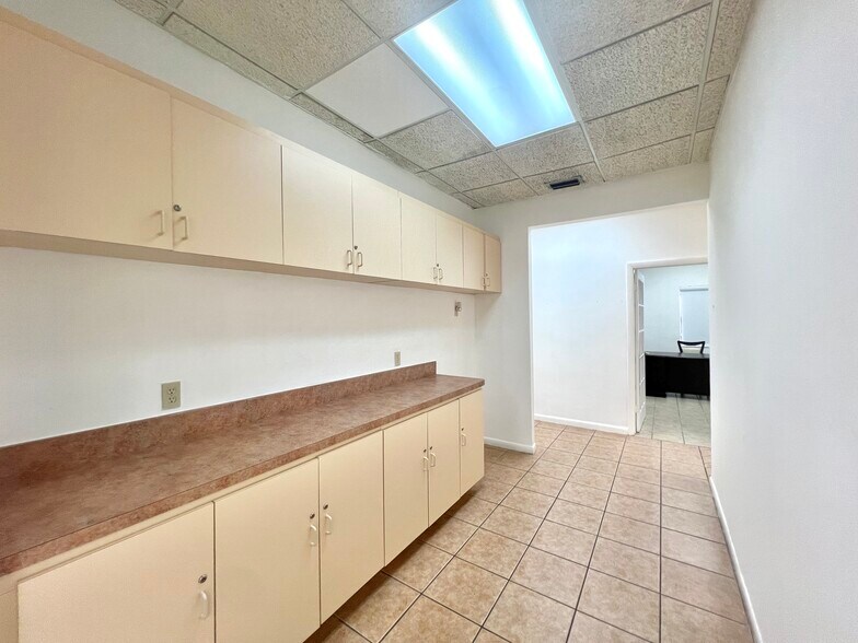 More Photos Of 4908 SW 8th St, Miami Medical For Lease