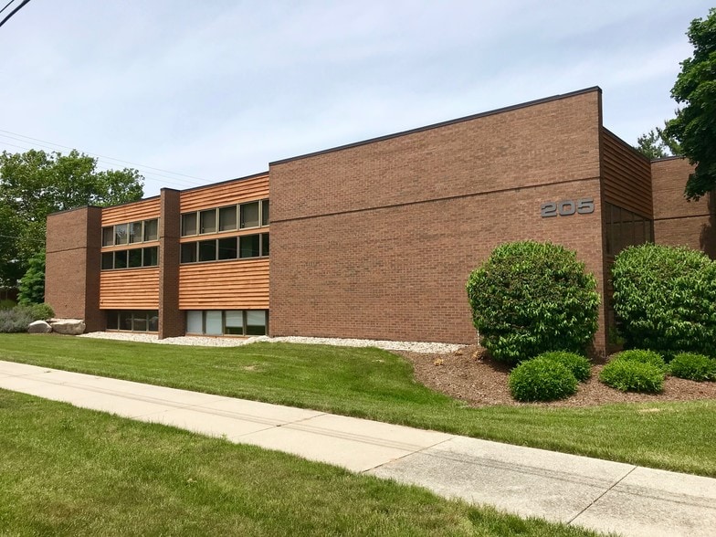 More Photos Of 205 W 29th St, Holland Office For Lease