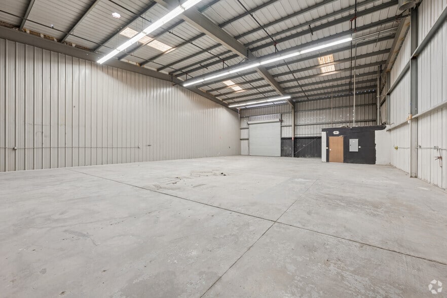 More Photos Of 15750 Arrow Hwy, Fontana Manufacturing For Lease