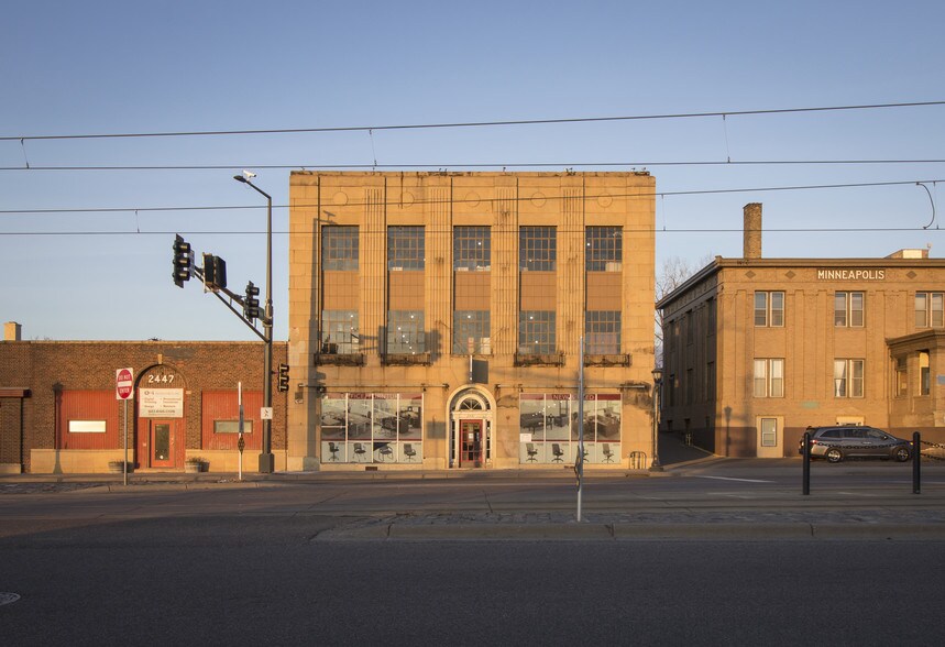 More Photos Of 2441 W University Ave, Saint Paul Loft Creative Space For Lease
