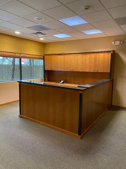More Photos Of 100 Maple Park Blvd, Saint Clair Shores Office For Lease