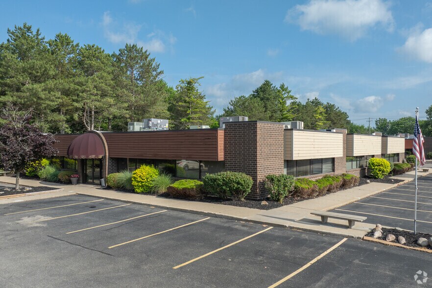 More Photos Of 411 W Lake Lansing Rd, East Lansing Unknown For Lease