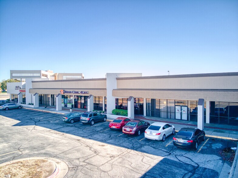 More Photos Of 2120-2140 N Woodlawn St, Wichita Unknown For Lease
