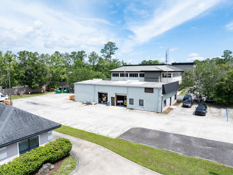More Photos Of 9550 Sunbeam Center Dr, Jacksonville Warehouse For Sale