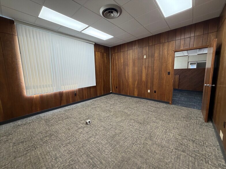 More Photos Of 1905 A St, South Sioux City Industrial For Sale