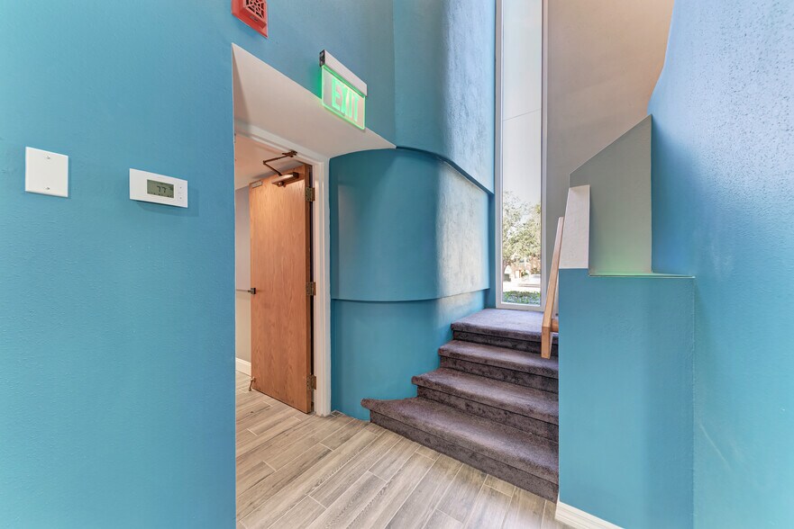 More Photos Of 1771 Manatee Ave W, Bradenton Loft Creative Space For Lease