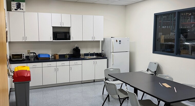 More Photos Of 5200-5210 Anthony Rd, Sandston Distribution For Lease