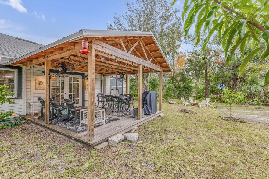 More Photos Of 801 Canal St, New Smyrna Beach Office For Sale