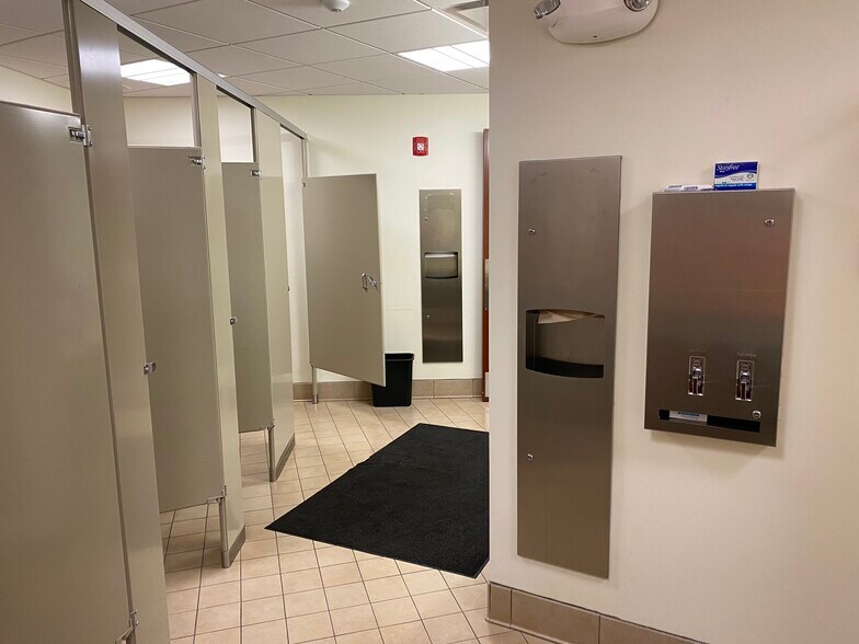 More Photos Of 200 Tracy Way, Charleston Medical For Sale