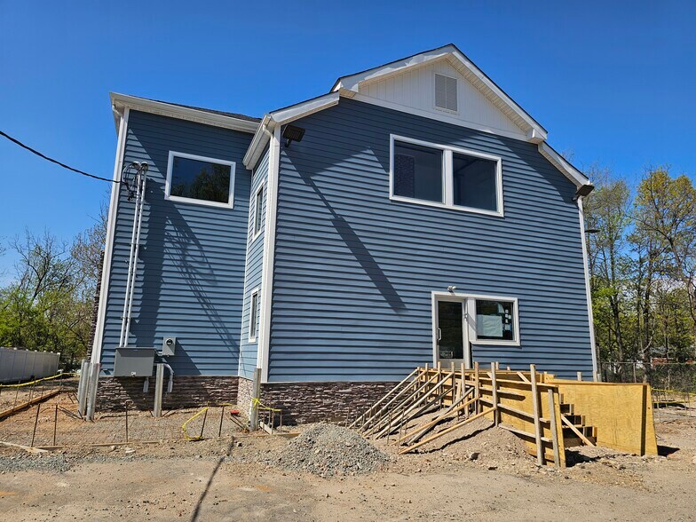 More Photos Of 1017 King Georges Post Rd, Edison Medical For Sale