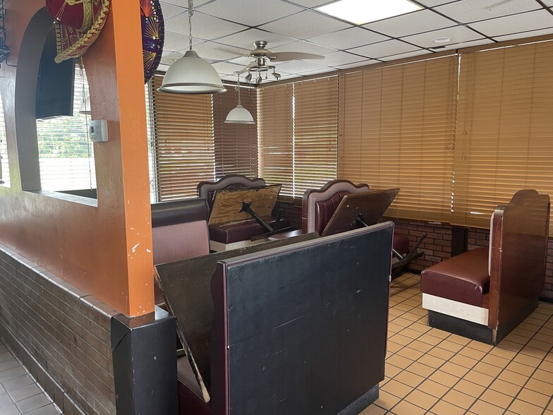 More Photos Of 6891 S Highland Blvd, Grifton Restaurant For Sale