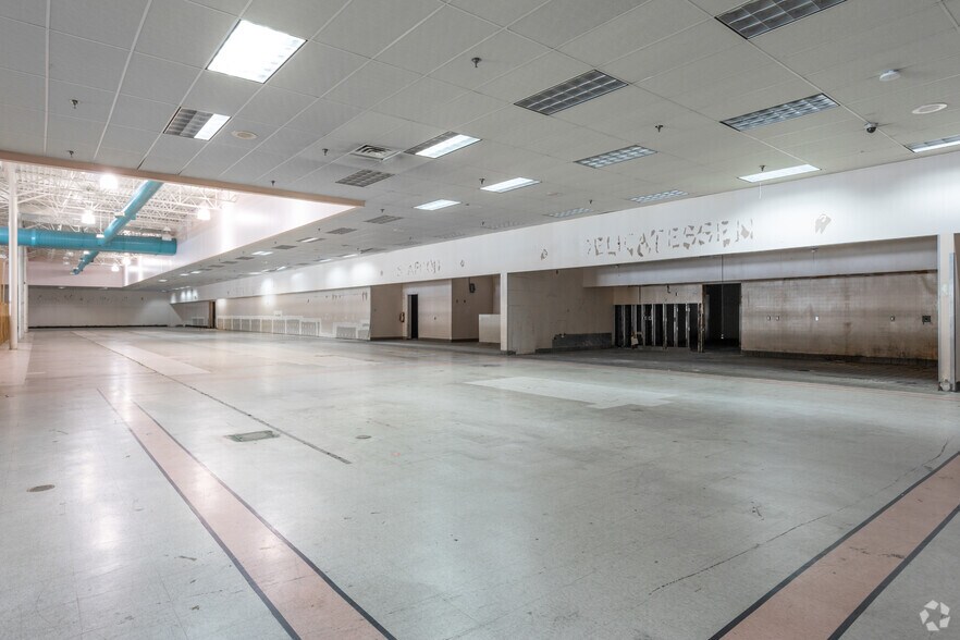 More Photos Of 1607 S Lumpkin Rd, Columbus General Retail For Sale