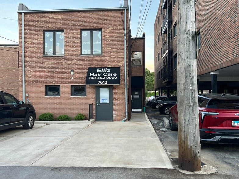 More Photos Of 7612 W North Ave, Elmwood Park Office For Lease