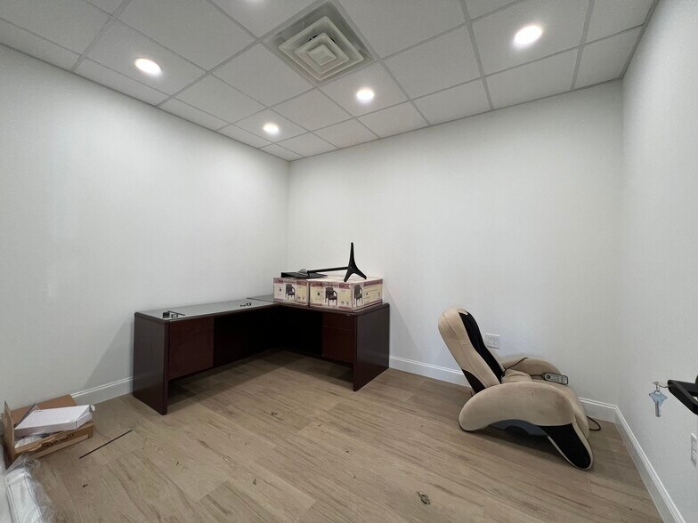 More Photos Of 420 S Bell Ave, Denton Freestanding For Lease