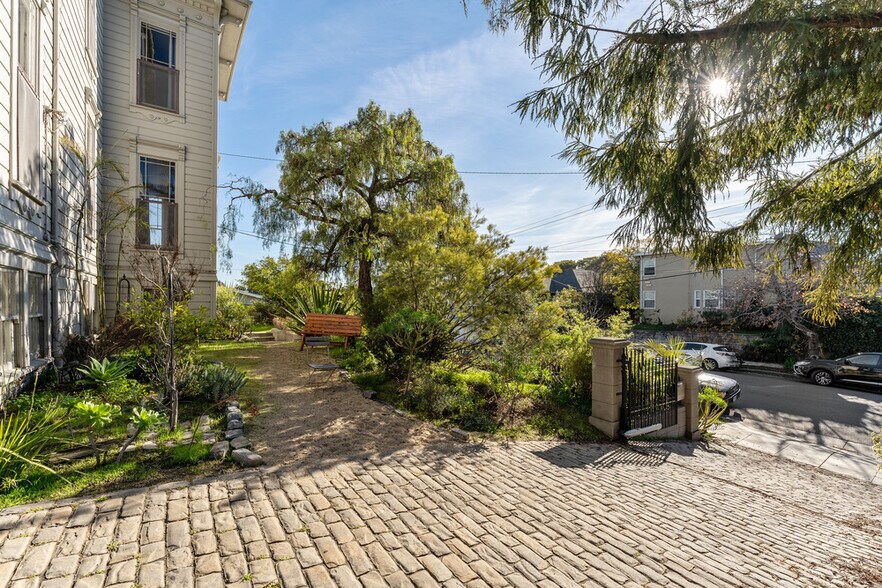 More Photos Of 1218 E 21st St, Oakland Apartments For Sale