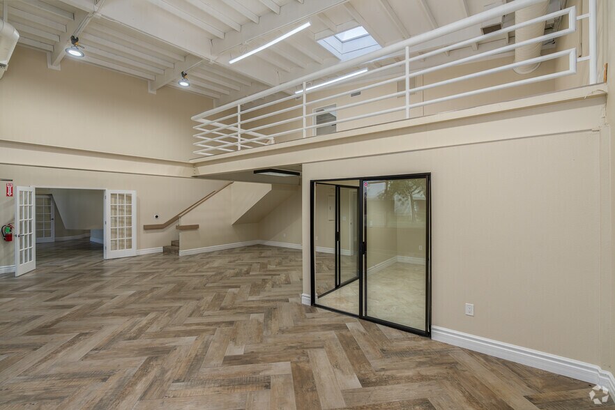 More Photos Of 10304 Placer Ln, Sacramento Office For Lease