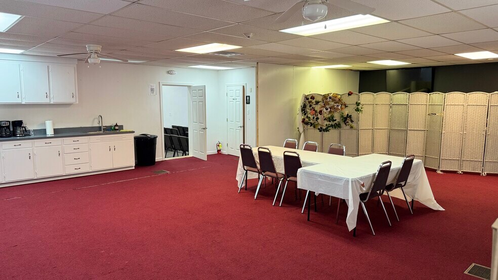 More Photos Of 465 Nashua Rd, Dracut Medical For Sale