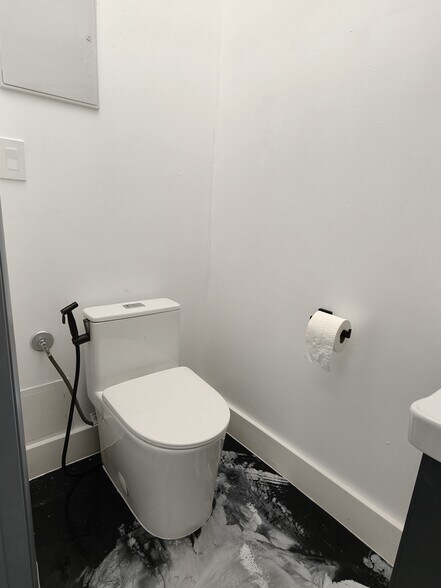 More Photos Of 1800-1812 SW 7th Ave, Pompano Beach Warehouse For Sale