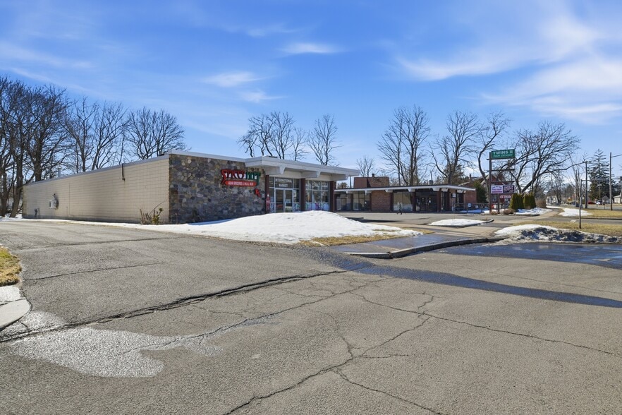 More Photos Of 1399 Westfield St, West Springfield Storefront Retail Office For Lease