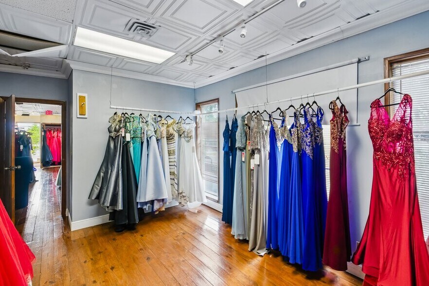 More Photos Of 4066 Broward Blvd, Fort Lauderdale Storefront Retail Office For Sale