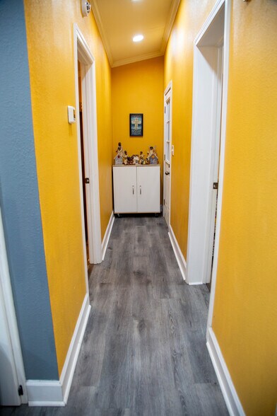 More Photos Of 93 Bell Dr, Baxley General Retail For Sale