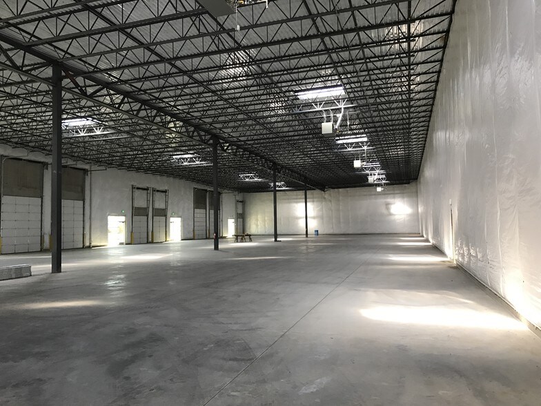 More Photos Of 5710 E 56th Ave, Commerce City Distribution For Lease