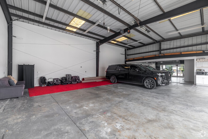 More Photos Of 4567 W El Segundo Blvd, Hawthorne Freestanding For Sale