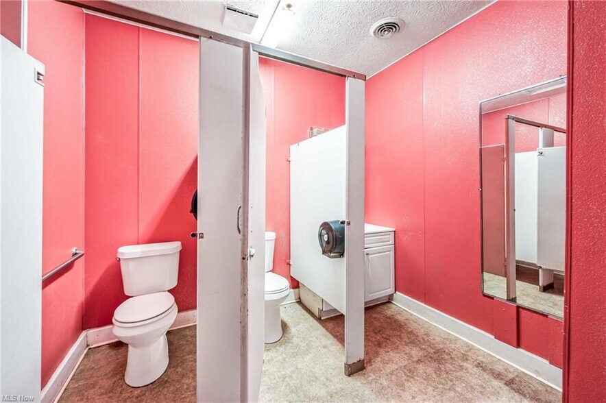 More Photos Of 25 Madison St, Leetonia Restaurant For Sale