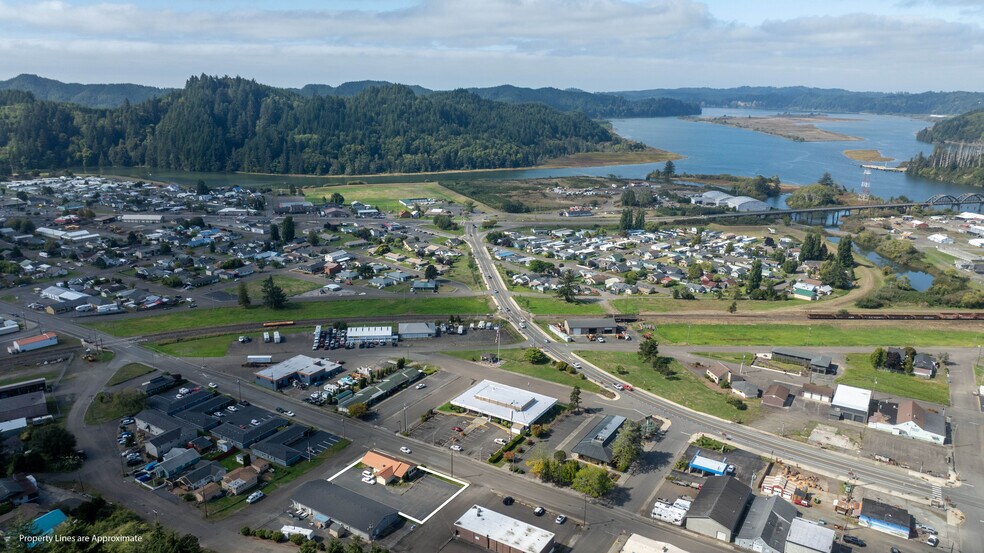 More Photos Of 624 Winchester Ave, Reedsport Office For Sale